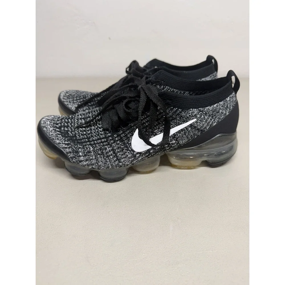 Nike Air VaporMax Flyknit Shoes Womens Size 8.5 Black Gray Running AJ6910-001